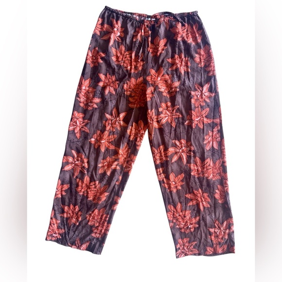 Victoria's Secret Black and Orange Casual Pants with Floral Design - Picture 16 of 16